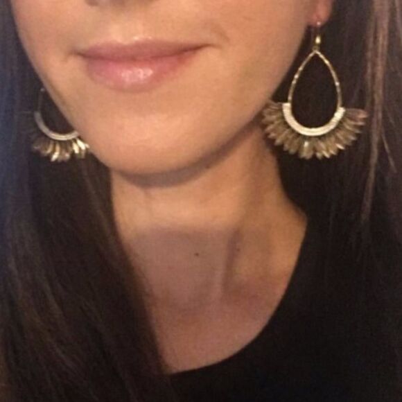 Stella & Dot Pegasus Statement Earrings Gold Feather - Picture 6 of 10